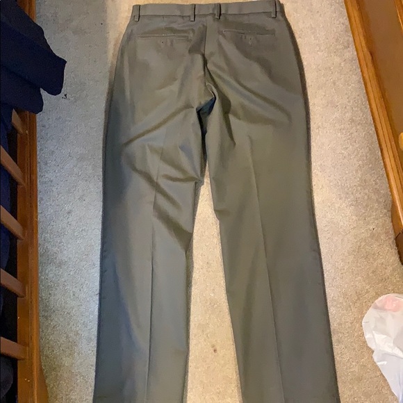 New - Men’s Brown Dockers Dress Pants - Picture 3 of 5